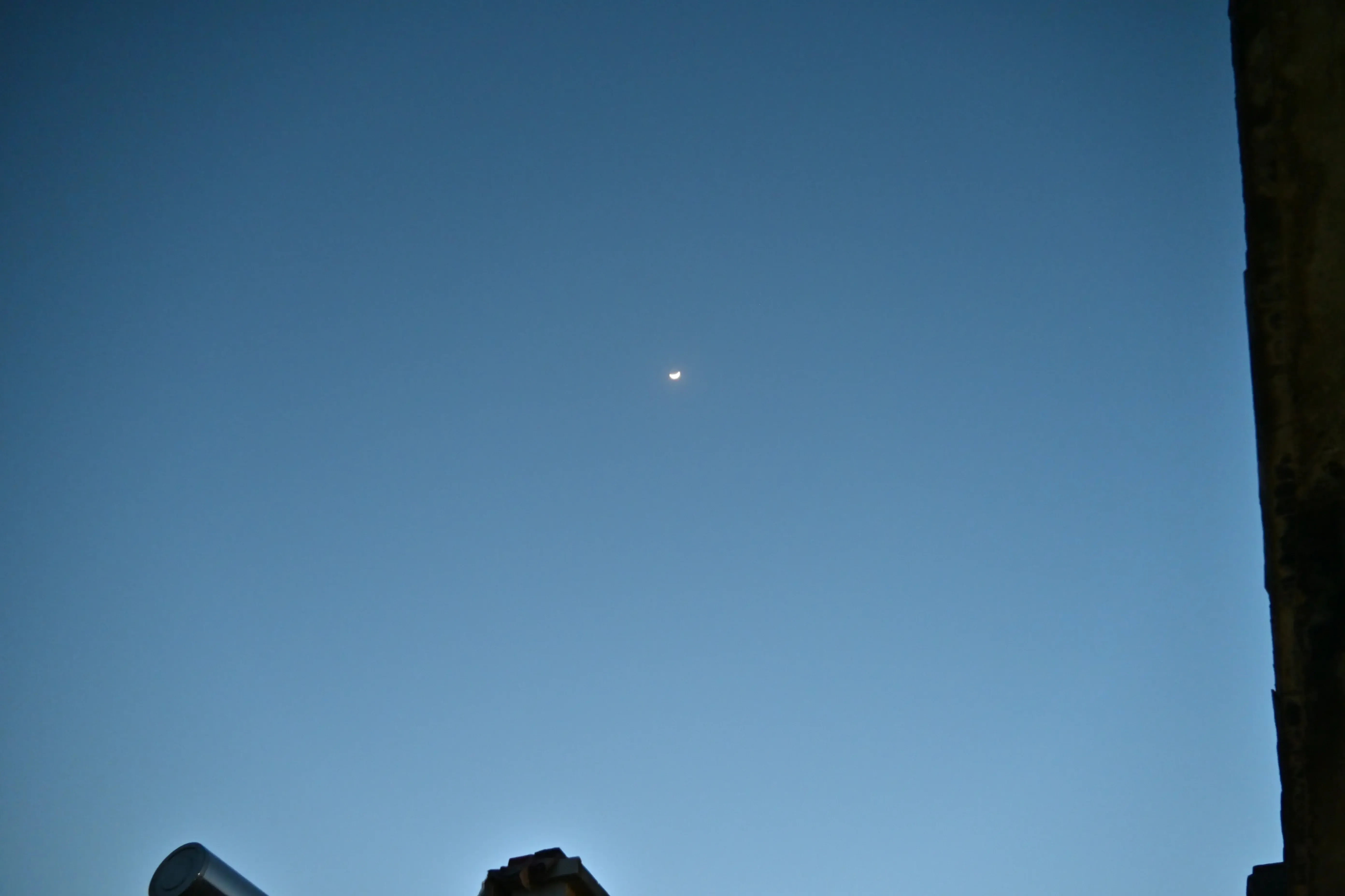 20260222-moon-HXCRR39N-ylwr8-002