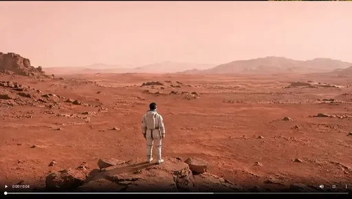 红色沙漠星球上的宇航员