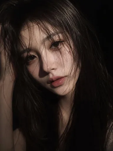 情绪感编辑风美妆肖像