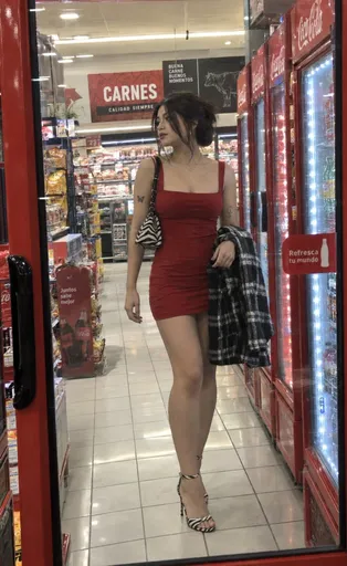 便利店街拍风格人像